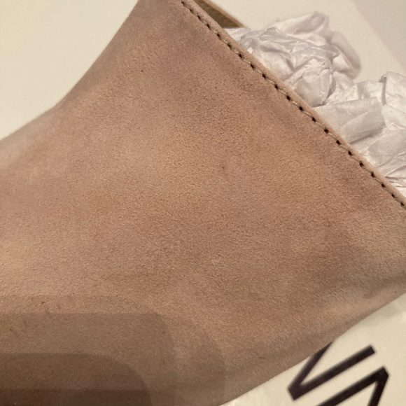 Neiman Marcus Slides - Picture 8 of 8